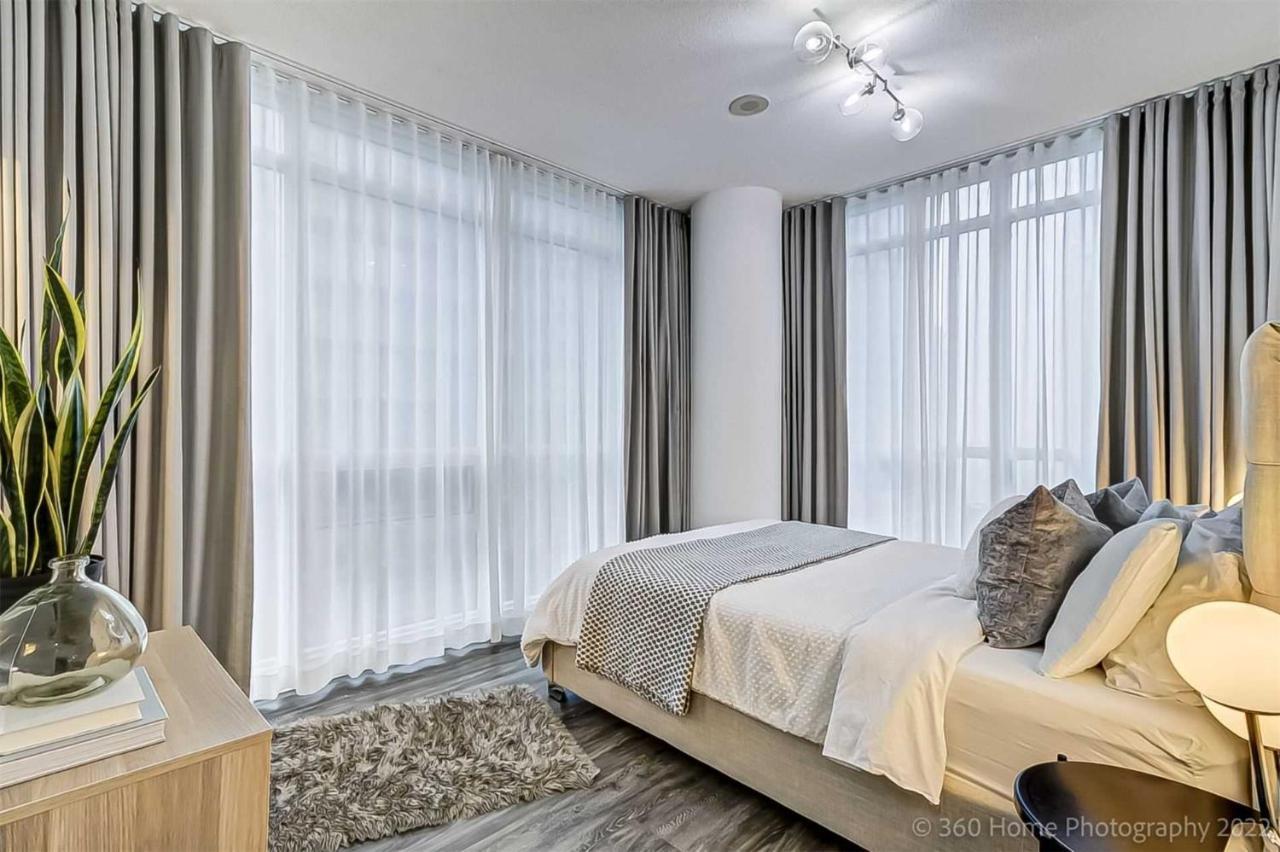 Prime Location - Stunning 2-Bdrm Condo Toronto Exterior foto